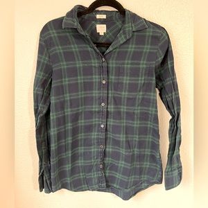 J Crew women’s flannel, green and navy, size xs.